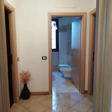 Apartment Pretty Near Station